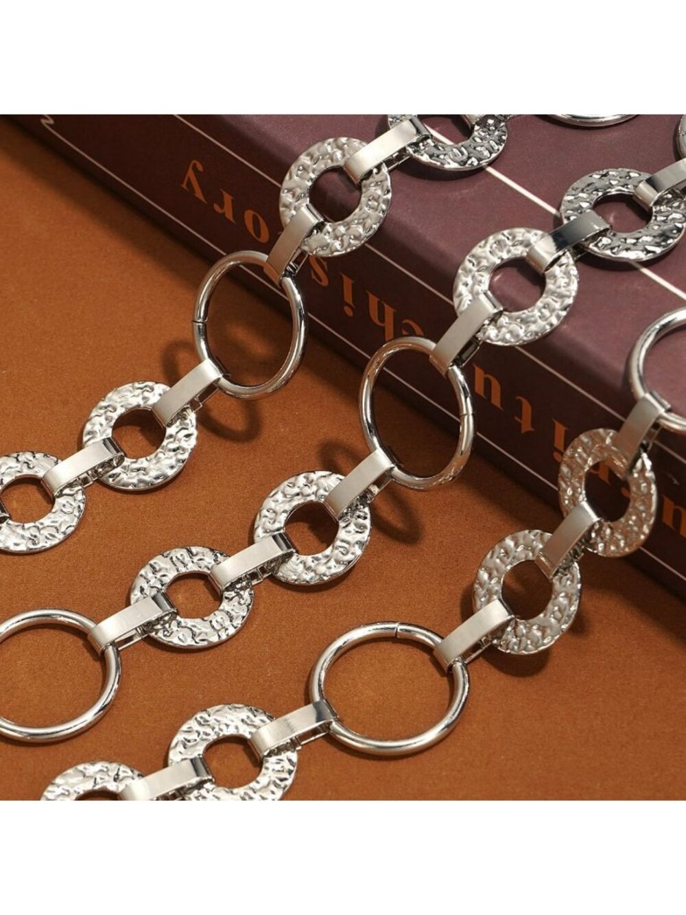 Stylish Women's Metal Hollow Circle Chain Belt for Dresses & Jeans - Versatile - Picture 3 of 6